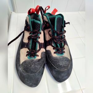 Evolve The General Rock Climbing Shoes Boots High Top